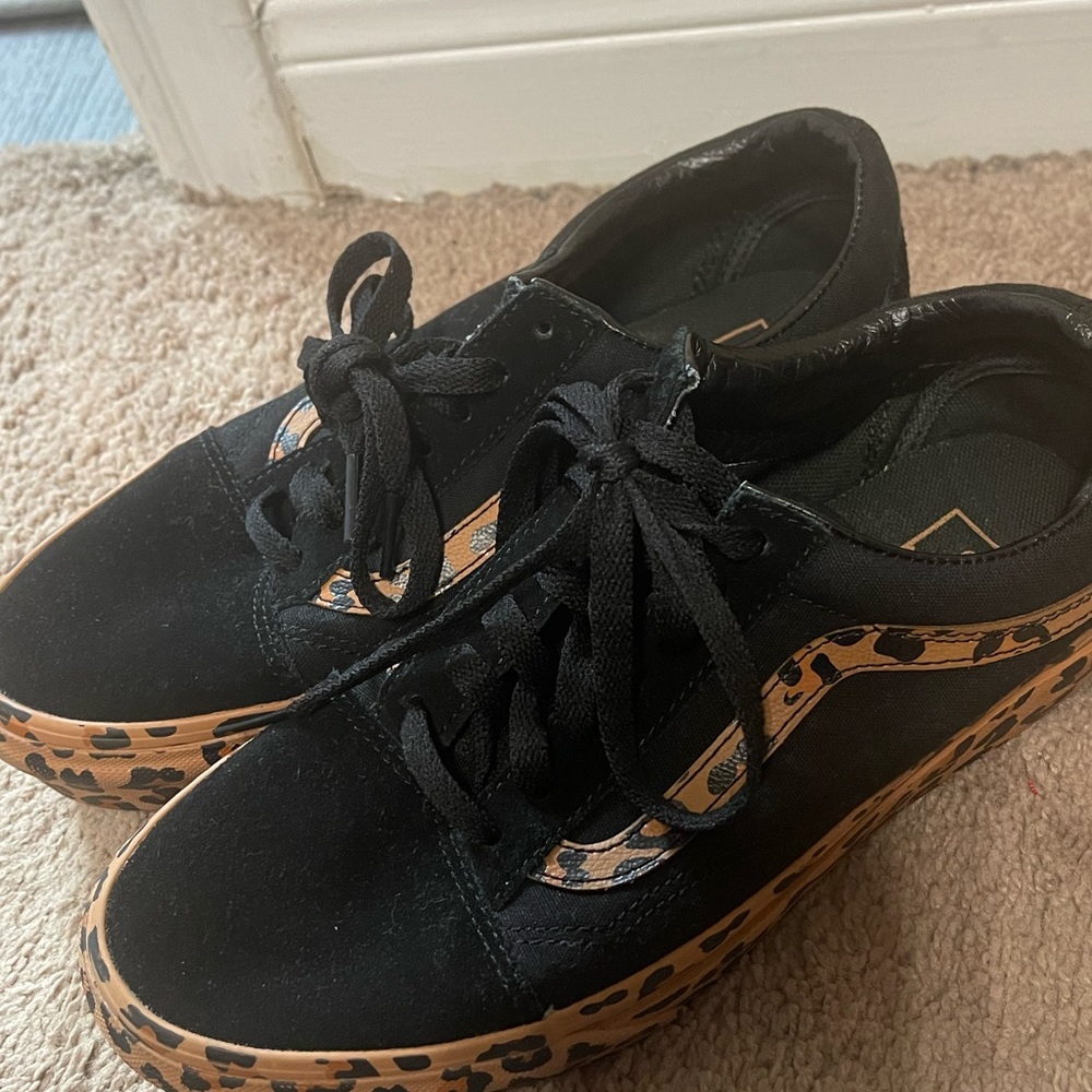 Used-Like New Leopard/Black Vans Women’s size 7.5 platform